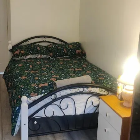 Sariyu Space Studio Flat With Own Bathroom And Kichen Rainham  Exterior photo