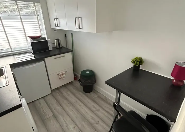Sariyu Space Studio Flat With Own Bathroom And Kichen